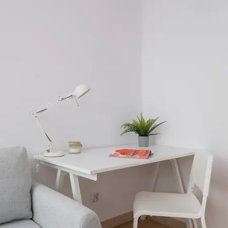 Bright In The Centre Of By Renters