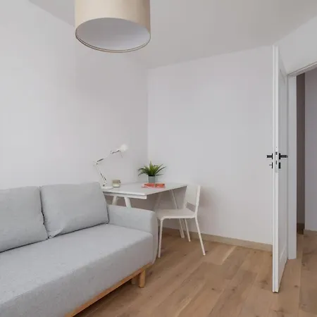 Bright In The Centre Of By Renters Apartament