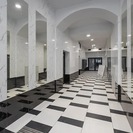Bright In The Centre Of By Renters