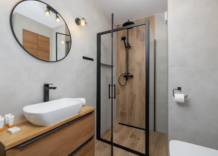 Bright In The Centre Of By Renters * Katovice