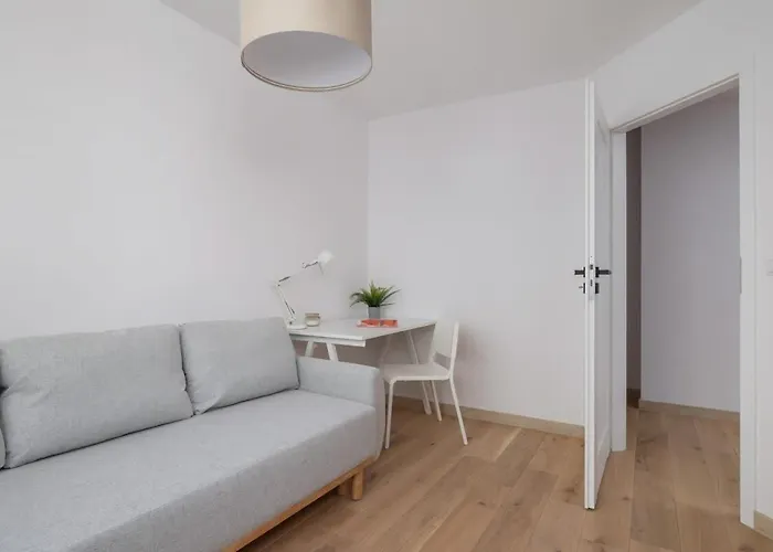 Bright In The Centre Of By Renters Apartmán