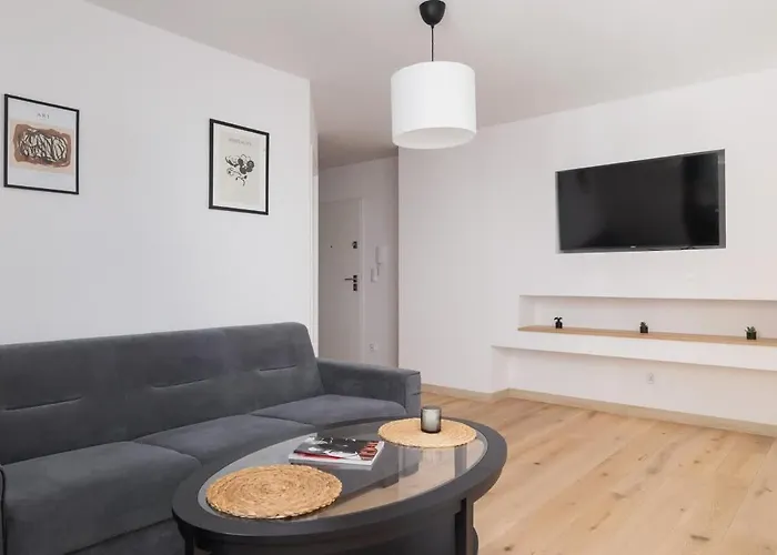 Bright In The Centre Of By Renters